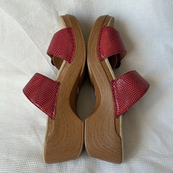 Dansko Sophie Wedge Red Snake Two Adjustable Straps Sandals Size EU 41 US 9 - Picture 4 of 12